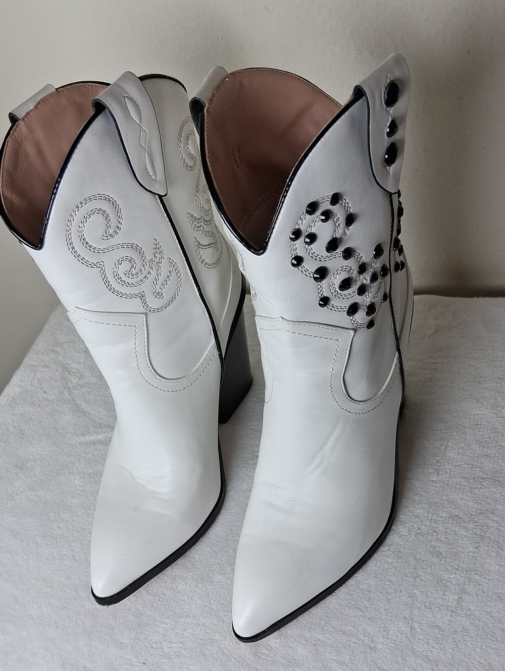 White Studded Western-Inspired Pointed Toe Ankle Boots